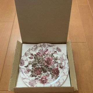 レストローズ(L'EST ROSE)の新品☆レア☆レストローズ のノベルティ薔薇（レーシーローズ）お皿2枚セット(食器)