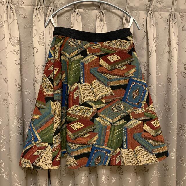 Lois CRAYON(ロイスクレヨン)のロイスクレヨン　ブック柄ゴブランスカート レディースのスカート(ひざ丈スカート)の商品写真
