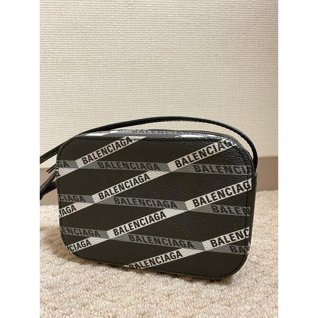 Balenciaga(バレンシアガ)の【極美品】バレンシアガ エブリデイカメラバック レディースのバッグ(ショルダーバッグ)の商品写真