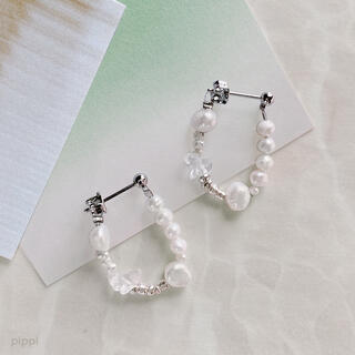 ピッピ(Pippi)のミックスパールフープピアス -white-(ピアス)