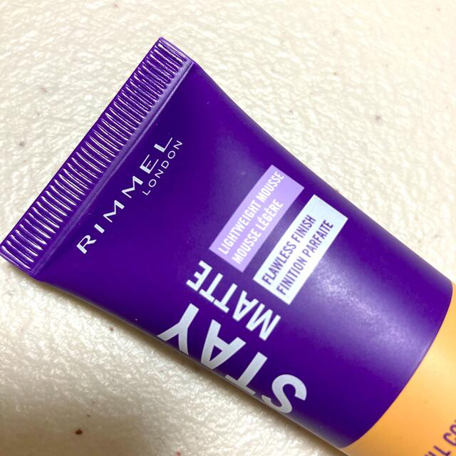 RIMMEL(リンメル)のRIMMEL ステイマット　ムース　ファンデーション　フローレスフィット コスメ/美容のベースメイク/化粧品(ファンデーション)の商品写真