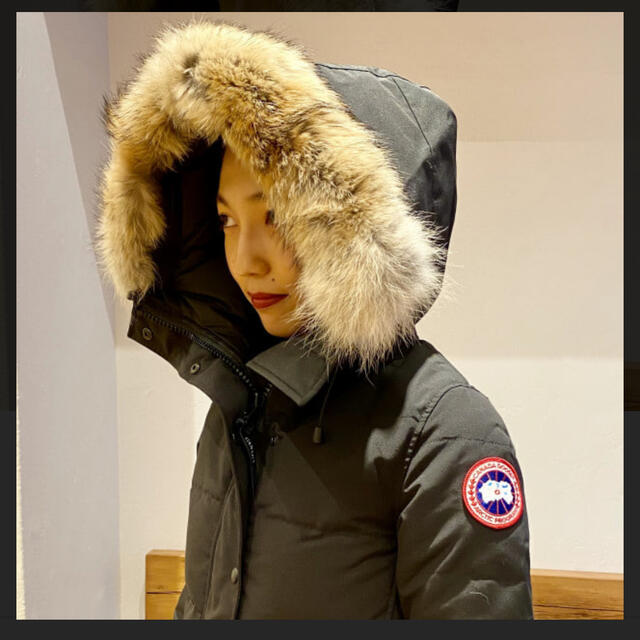 CANADA GOOSE(カナダグース)のカナダグース/マッケンジー　 レディースのジャケット/アウター(ダウンジャケット)の商品写真