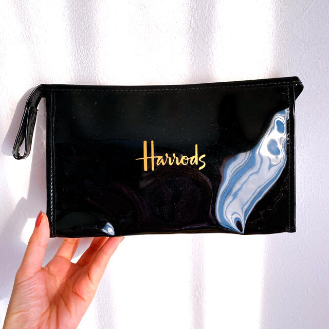 Harrods(ハロッズ)の新品未使用 正規品 harrods ハロッズ ビニルポーチ　黒 レディースのファッション小物(ポーチ)の商品写真