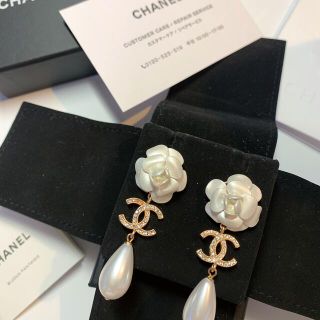 シャネル 花 ピアス