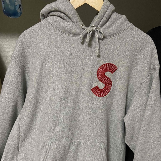supreme sロゴパーカー - パーカー