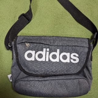 アディダス(adidas)のアディダスショルダーバッグ　美品(ショルダーバッグ)