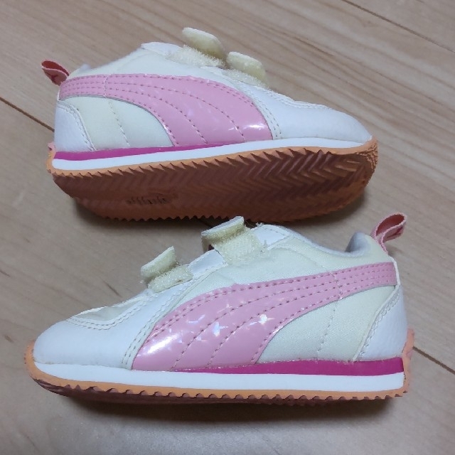 PUMA(プーマ)の専用★ベビーシューズ　ファーストシューズ　女の子　PUMA　12cm キッズ/ベビー/マタニティのベビー靴/シューズ(~14cm)(スニーカー)の商品写真