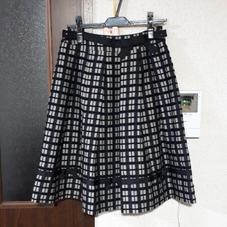 エムズグレイシー(M'S GRACY)のhinahina様専用、2021年　エムズグレイシーweb掲載色違い　スカート(ひざ丈スカート)