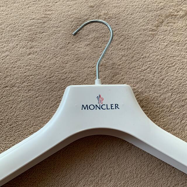 MONCLER(モンクレール)のMONCLER モンクレール ハンガー メンズのジャケット/アウター(ダウンジャケット)の商品写真