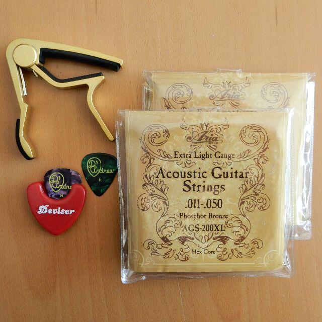 アコギ用　カポタスト、弦、ピックセット 楽器のギター(アコースティックギター)の商品写真