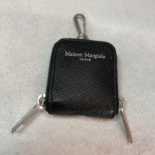 マルタンマルジェラ(Maison Martin Margiela)の【新品】メゾンマルジェラ AirPodsケース イヤホンケース(iPhoneケース)