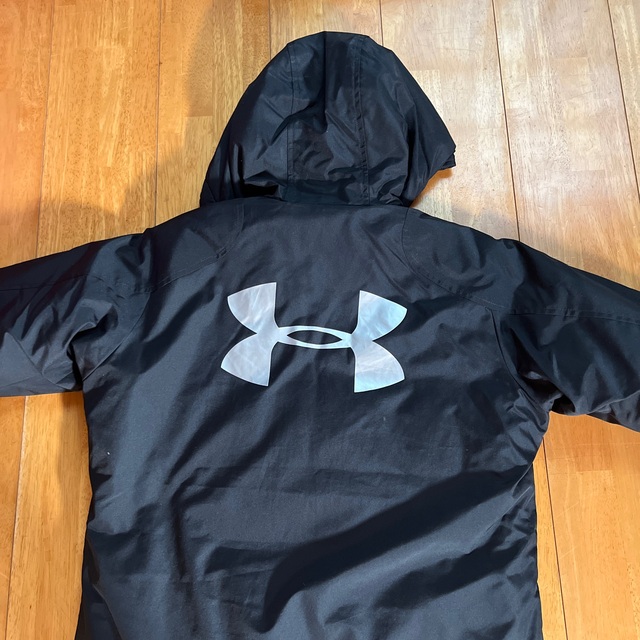 UNDER ARMOUR(アンダーアーマー)のアンダーアーマー　ベンチコート　 キッズ/ベビー/マタニティのキッズ服男の子用(90cm~)(コート)の商品写真