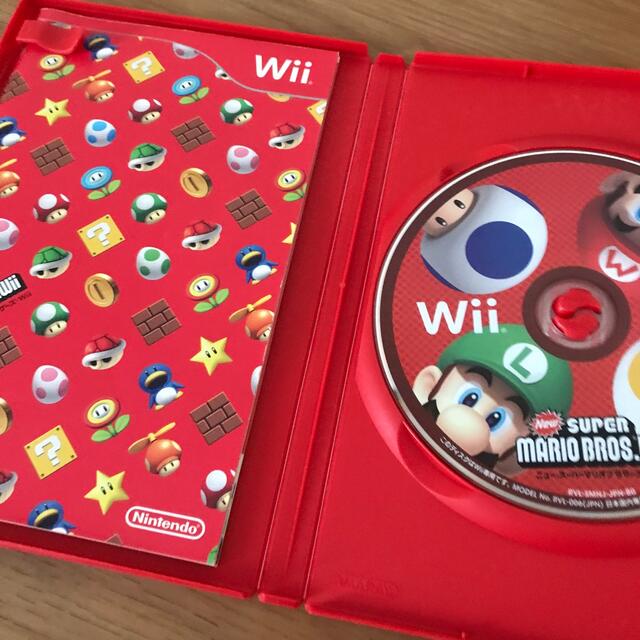 Wii(ウィー)のNew スーパーマリオブラザーズ Wii Wii エンタメ/ホビーのゲームソフト/ゲーム機本体(家庭用ゲームソフト)の商品写真