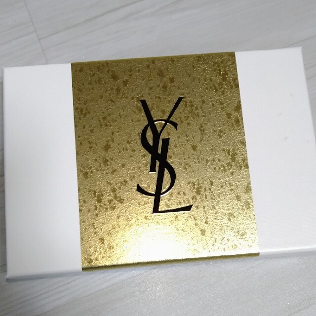 Yves Saint Laurent Beaute(イヴサンローランボーテ)のイヴサンローラン　ミニフレグランスセット コスメ/美容の香水(香水(女性用))の商品写真