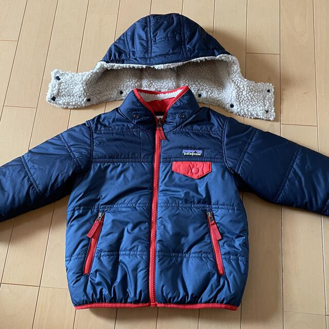 patagonia(パタゴニア)のパタゴニア リバーシブルジャケット 3T キッズ/ベビー/マタニティのキッズ服男の子用(90cm~)(ジャケット/上着)の商品写真