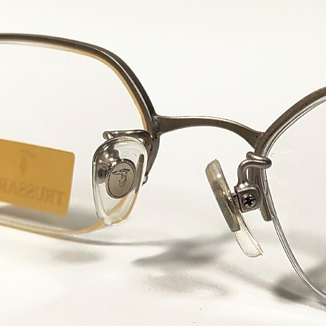 Trussardi(トラサルディ)のTRUSSARDI シルバー ハーフリム メガネフレーム 日本製 04 レディースのファッション小物(サングラス/メガネ)の商品写真