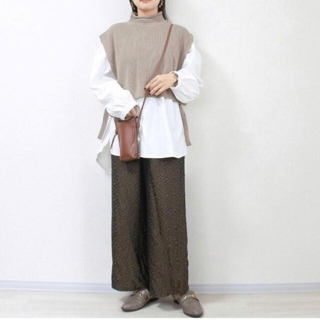 しまむら 近藤千尋 シャツ ニットベスト セット ベージュ Lの しまむら 近藤千尋 シャツ ニットベスト セット ベージュ Lの