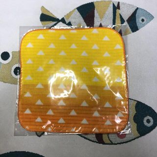 鬼滅の刃　我妻善逸柄　和柄タオルハンカチ(キャラクターグッズ)