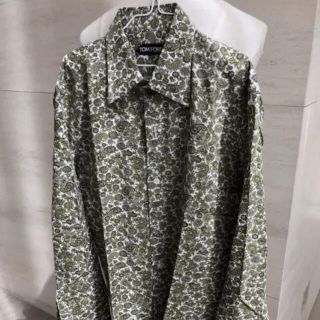 トムフォード(TOM FORD)のトムフォード　TOM FORD 最高級 ドレスシャツ　Yシャツ　柄シャツ　花柄(シャツ)