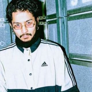 adidas - King Gnu常田さん 着用類似モデル アディダス ナイロン