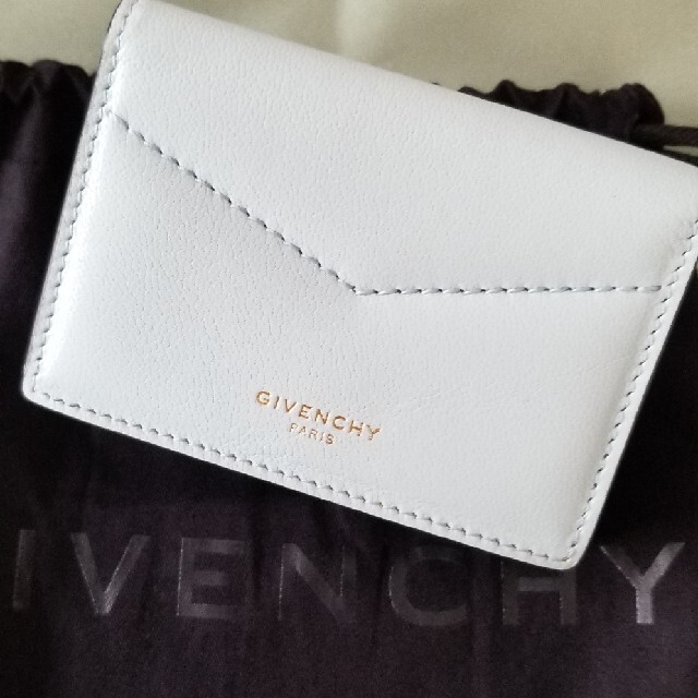GIVENCHY　コンパクト財布