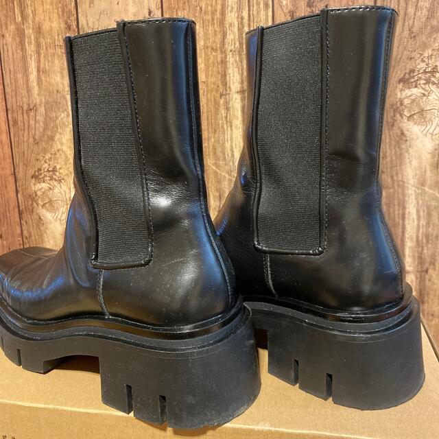 ZARA - ZARA※スクエアトゥトラックソールサイドゴアブーツ※36の通販 by