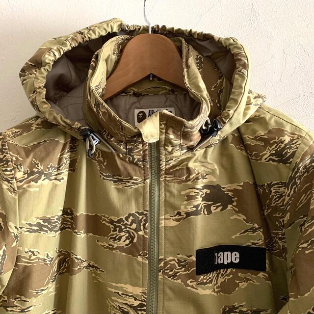 A BATHING APE(アベイシングエイプ)の【未使用】アベイシングエイプ ミリタリージャケット　中綿ブルゾン　カモフラ メンズのジャケット/アウター(ミリタリージャケット)の商品写真