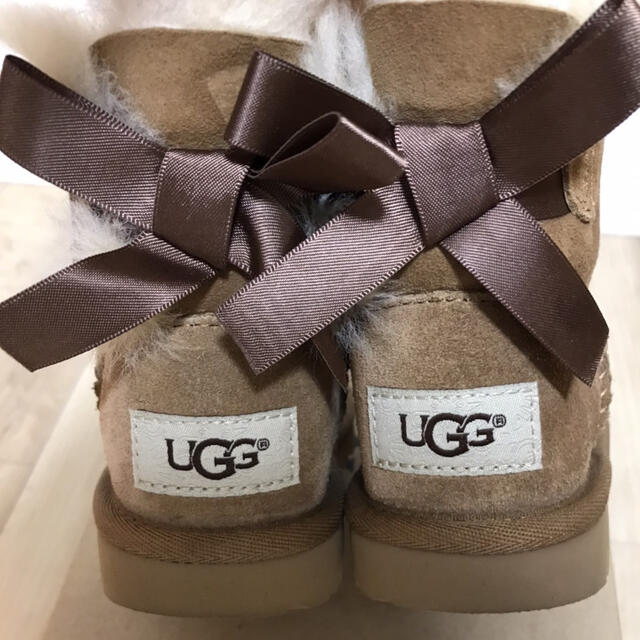 UGG(アグ)の新品未使用　UGGムートンブーツ　15 キッズ/ベビー/マタニティのキッズ靴/シューズ(15cm~)(ブーツ)の商品写真