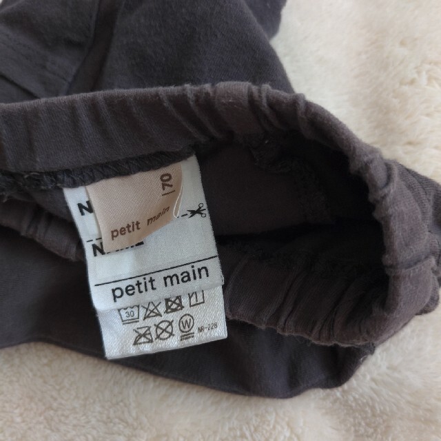 petit main(プティマイン)のプティマイン　レギンス　ズボン　70サイズ　チャコールグレー　中古 キッズ/ベビー/マタニティのベビー服(~85cm)(パンツ)の商品写真