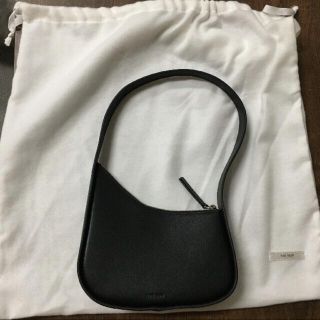 早い者勝ち！ザロウ　therow halfmoonbag ハーフムーンバッグ