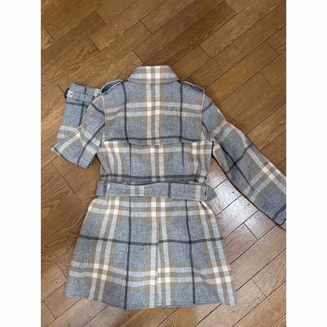 BURBERRY(バーバリー)の素敵！！バーバリーのコート レディースのジャケット/アウター(ピーコート)の商品写真