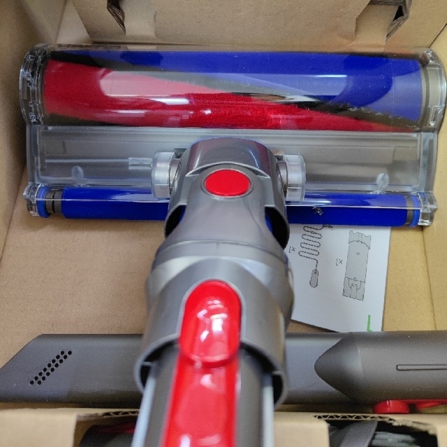 Dyson(ダイソン)のダイソン　V8 Fluffy extra SV10TI スマホ/家電/カメラの生活家電(掃除機)の商品写真