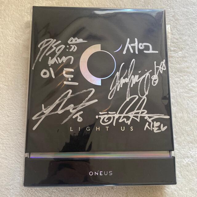 oneus サイン　LIGHT US