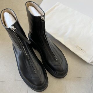 バーニーズニューヨーク(BARNEYS NEW YORK)のthe row 即完売サイズ！大人気ジップブーツ(ブーツ)