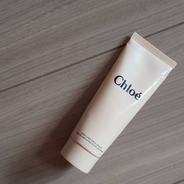 Chloe(クロエ)のかなこ様専用♡Chloe クロエ ハンドクリーム コスメ/美容のボディケア(ハンドクリーム)の商品写真