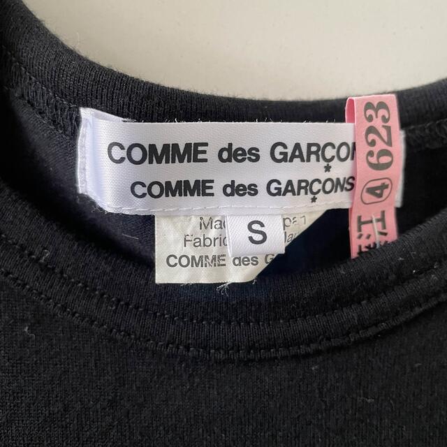 COMME des GARCONS(コムデギャルソン)のcomme des garçons フラワーコサージュTシャツ レディースのトップス(Tシャツ(半袖/袖なし))の商品写真