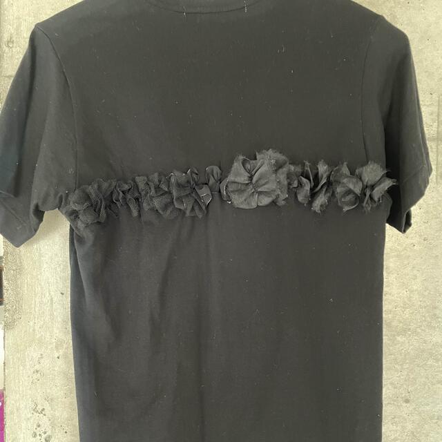 COMME des GARCONS(コムデギャルソン)のcomme des garçons フラワーコサージュTシャツ レディースのトップス(Tシャツ(半袖/袖なし))の商品写真