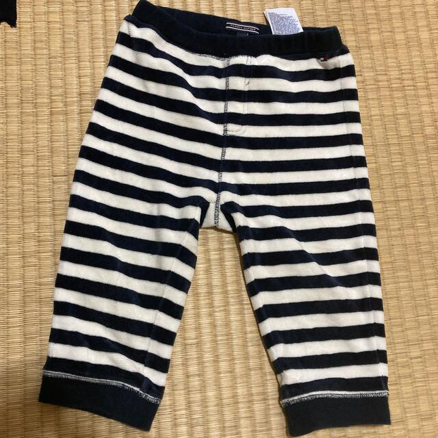 TOMMY HILFIGER(トミーヒルフィガー)のキッズパンツ　トミーヒルフィガー　80 キッズ/ベビー/マタニティのベビー服(~85cm)(パンツ)の商品写真