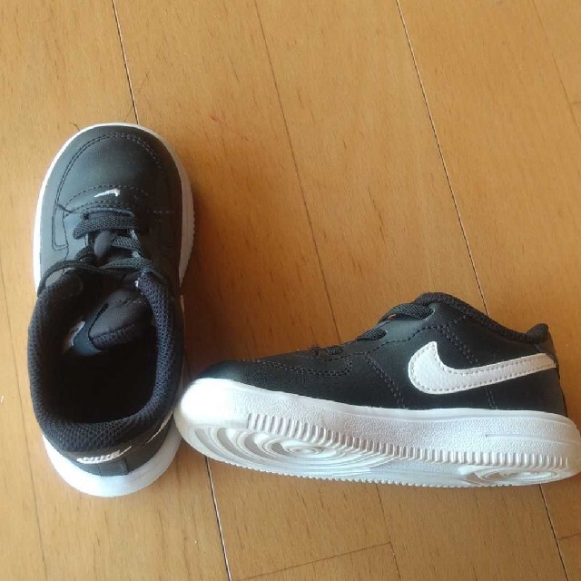 NIKE(ナイキ)のNIKE キッズ 14cm 美品 キッズ/ベビー/マタニティのベビー靴/シューズ(~14cm)(スニーカー)の商品写真