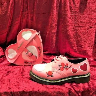 美品 ドクターマーチン バレンタインモデル HEARTS 3-EYE SHOE