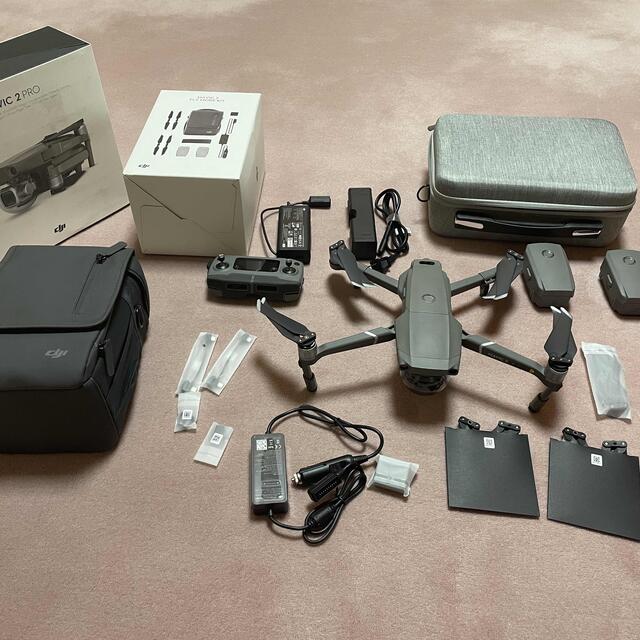 DJI MAVIC 2 PRO Fly More combo 付属品多数 エンタメ/ホビーのおもちゃ/ぬいぐるみ(ホビーラジコン)の商品写真