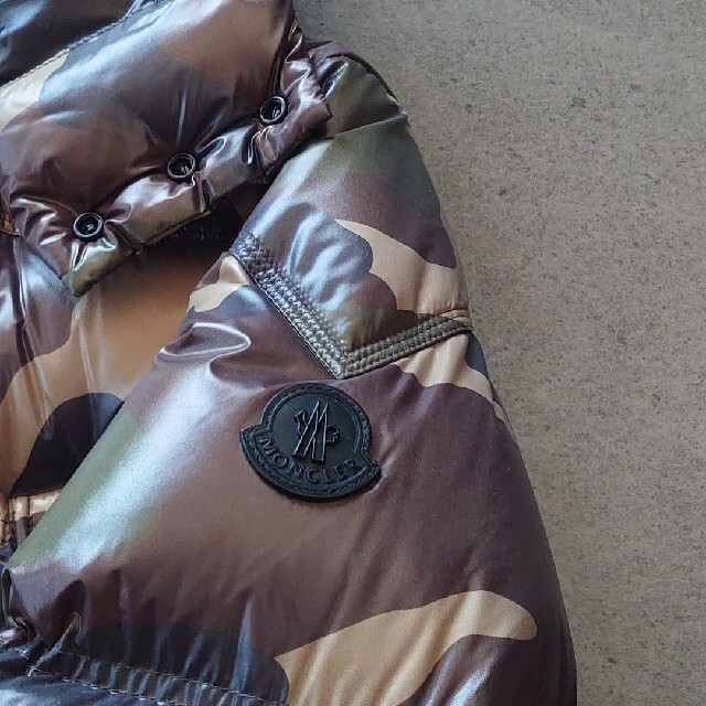 モンクレール　ダウンジャケット　BAHON メンズのジャケット/アウター(ダウンジャケット)の商品写真