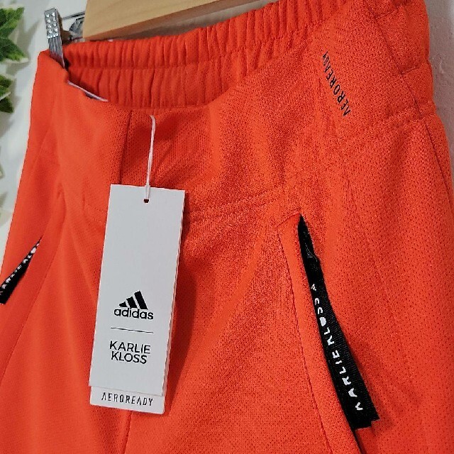 adidas(アディダス)のアディダス　 カーリー・クロス 　パンツ ジャージー 新品未使用！ レディースのパンツ(カジュアルパンツ)の商品写真