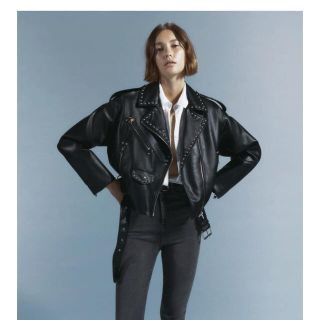 ザラ(ZARA)の【2021AW最新】【完売人気商品】ZARA スタッズ フェイクレザージャケット(ライダースジャケット)