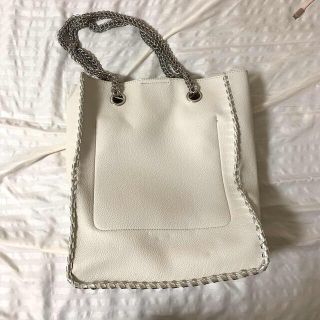 ザラ(ZARA)のzara チェーンバッグ　トートバッグ(ショルダーバッグ)