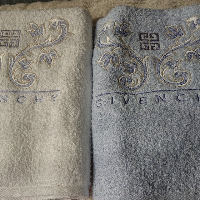 GIVENCHY(ジバンシィ)のGIVENCHYタオルセット インテリア/住まい/日用品の日用品/生活雑貨/旅行(タオル/バス用品)の商品写真