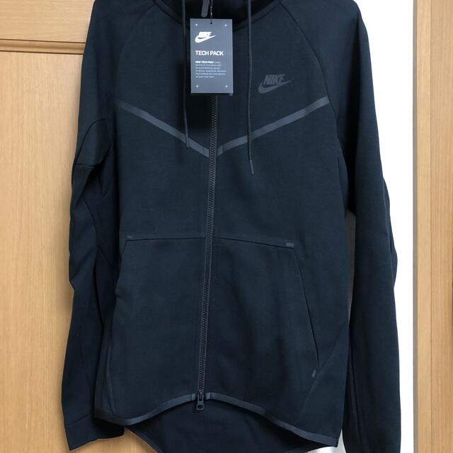 新品　NIKE テックフリース ウインドランナー