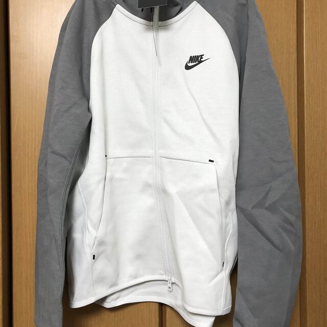 新品　NIKE テックフリース ウインドランナー