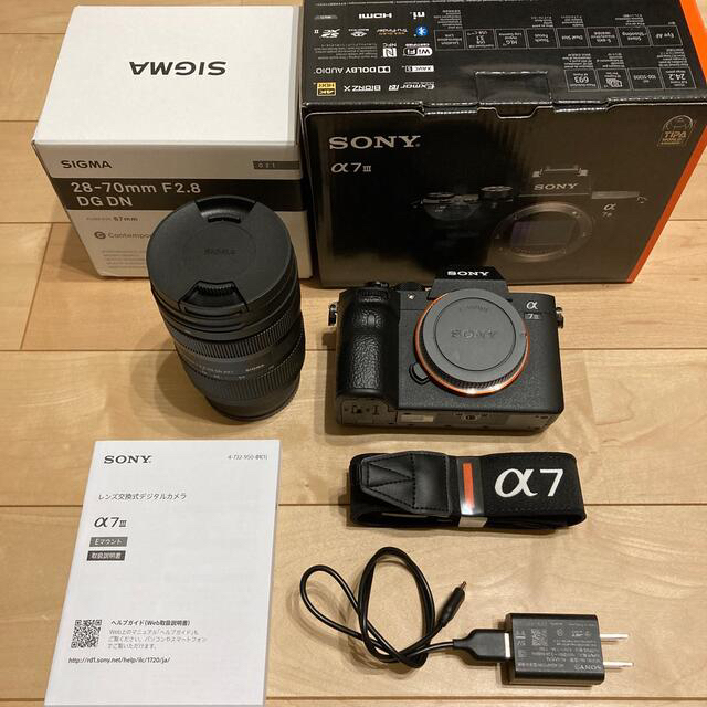 ミラーレス一眼美品 シャッター数 4247回 α7Ⅲ+ SIGMA 28ー70 F2.8