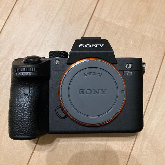 SONY(ソニー)の美品 シャッター数 4247回 α7Ⅲ+ SIGMA 28ー70 F2.8  スマホ/家電/カメラのカメラ(ミラーレス一眼)の商品写真